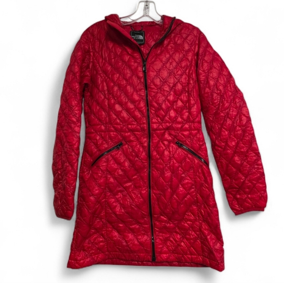 The North Face Women's Red Thermoball Hooded Parka Size Small - Picture 2 of 10